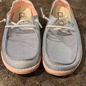 Girls Hey Dude size Y3-4